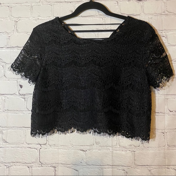 HYFVE Tops - HYFVE BLACK LACE CORSET BACK CROP TOP